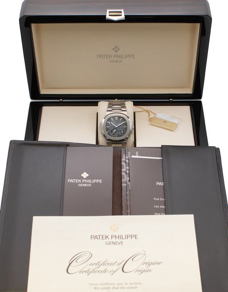 Patek Philippe Nautilus 5712/1A-001